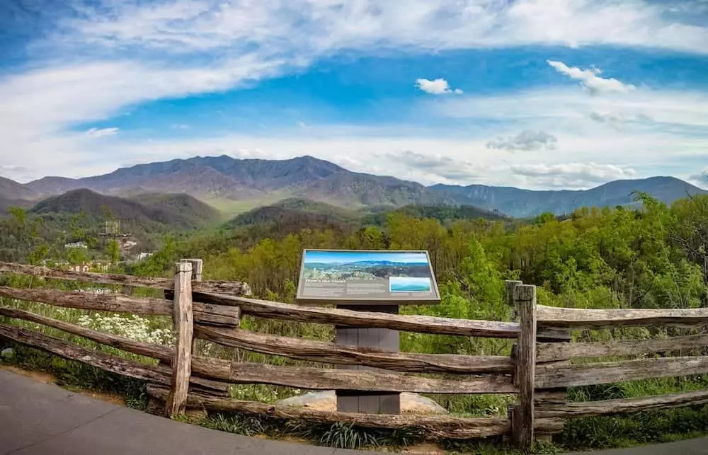 20 Free Things to Do in the Smoky Mountains - The Appy Lodge