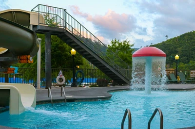 Appy Lodge pool