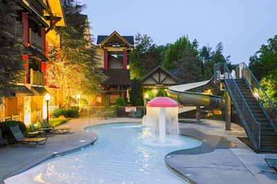appy lodge pool evening
