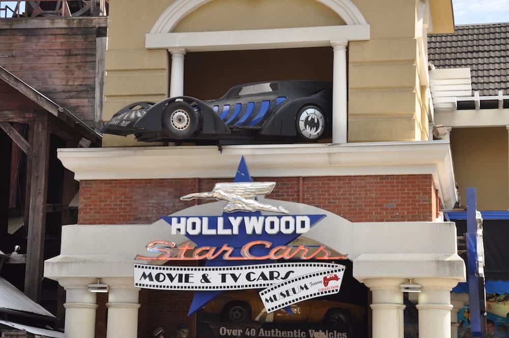 The outside of the Gatlinburg Hollywood Star Cars Museum.