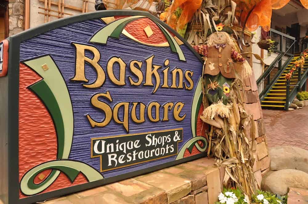 The sign for Baskins Square Mall in Gatlinburg.