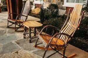 rocking chairs at the apply lodge in gatlinburg