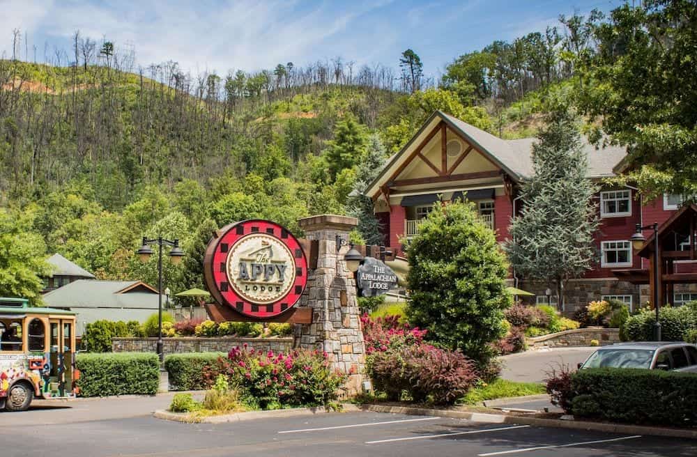 outside of The Appy Lodge hotel in Gatlinburg