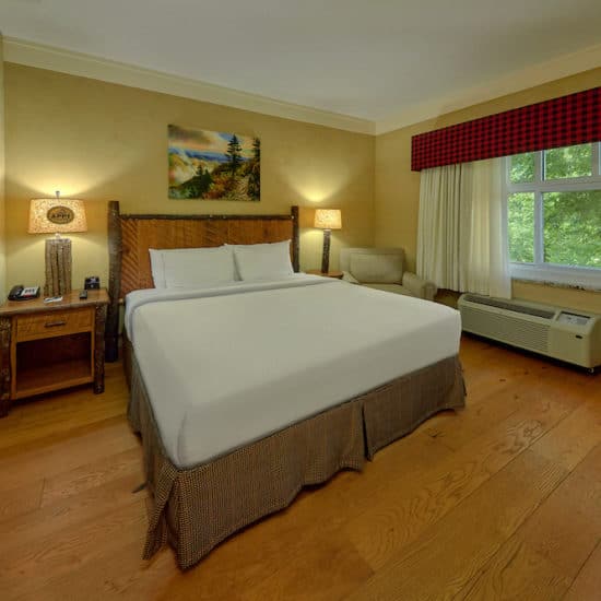 king size bed in gatlinburg hotel room