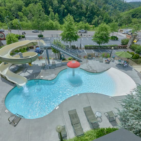 outdoor pool at the appy lodge