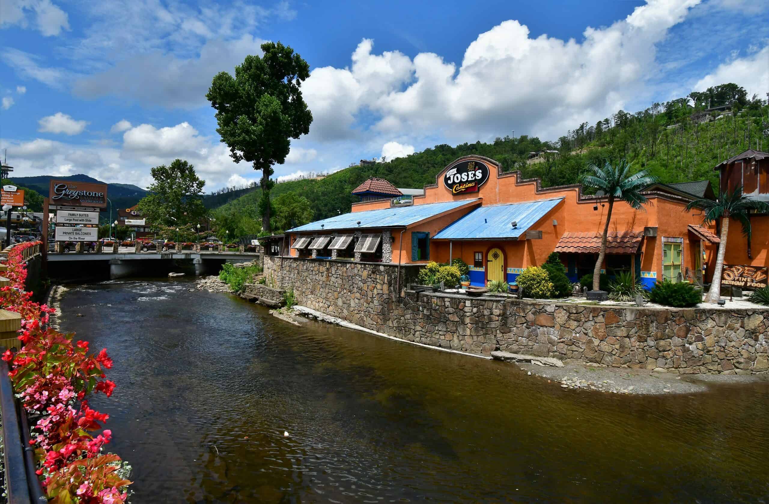 5 Affordable Places to Eat in Gatlinburg TN